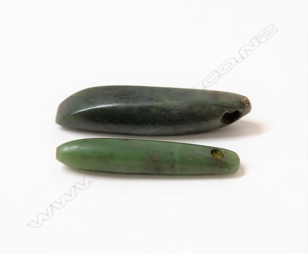 Two early Maori pounamu pendants Image 1++