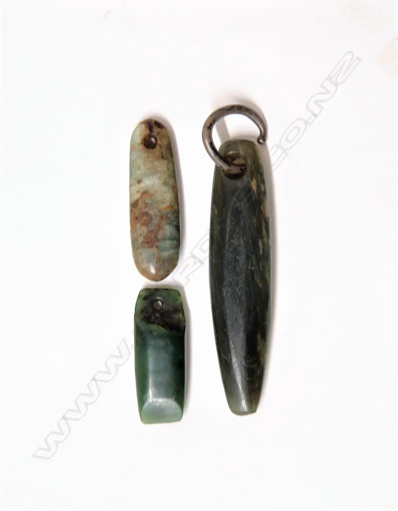 Three early Maori pounamu kuru Image 1++