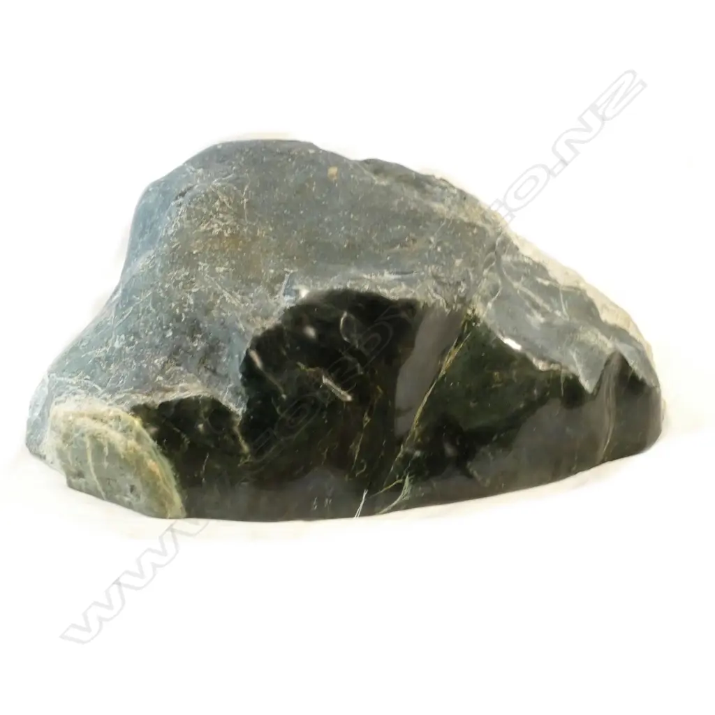 A large pounamu boulder Image 1++
