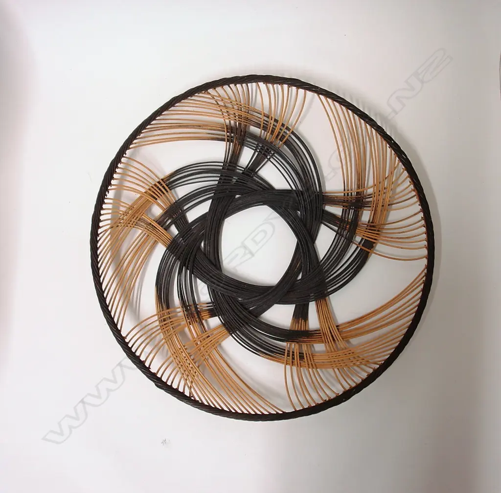 A Ruth Castle large 'Sunflower' pattern decorative woven rattan core dish Image 1++