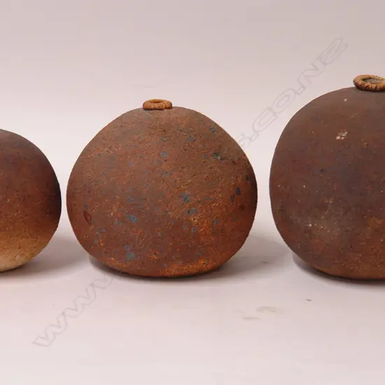 A Len Castle set of three spherical grass vases
