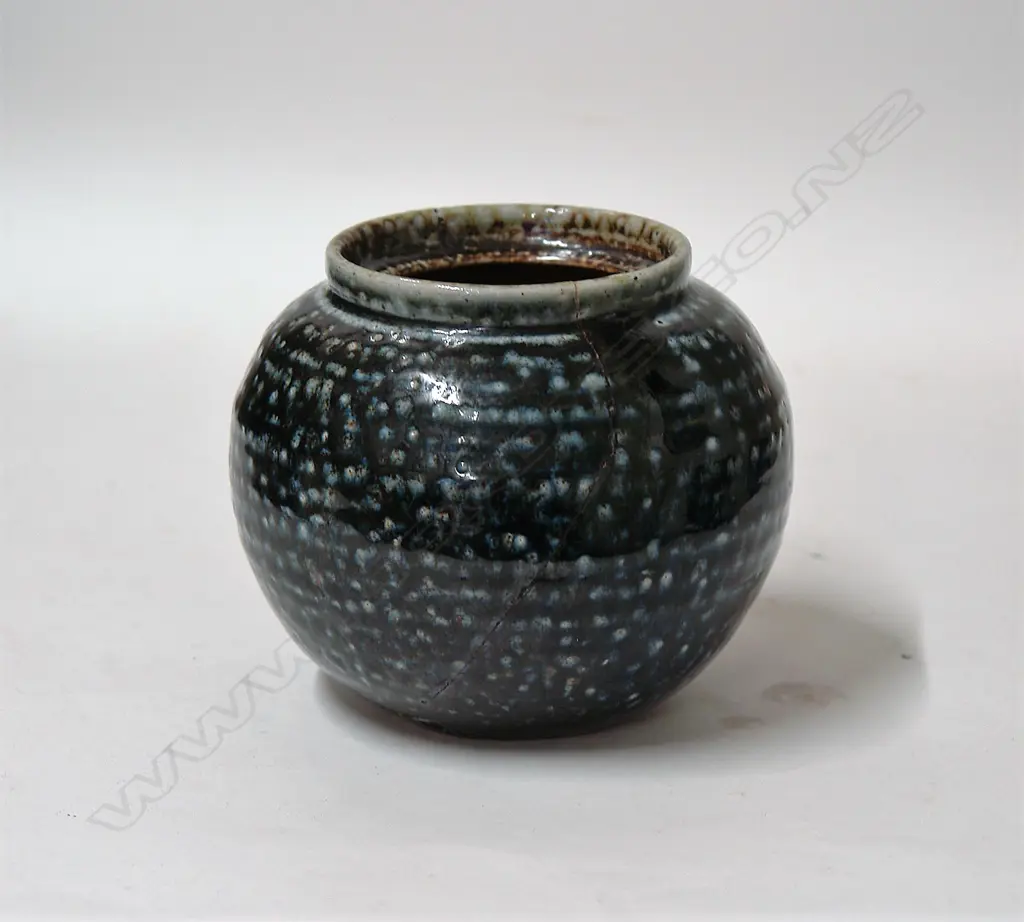 An early Len Castle Crum Brickworks salt glazed pot Image 1++