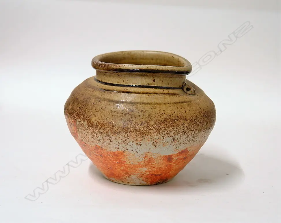 A Len Castle squat ovoid vase Image 1++