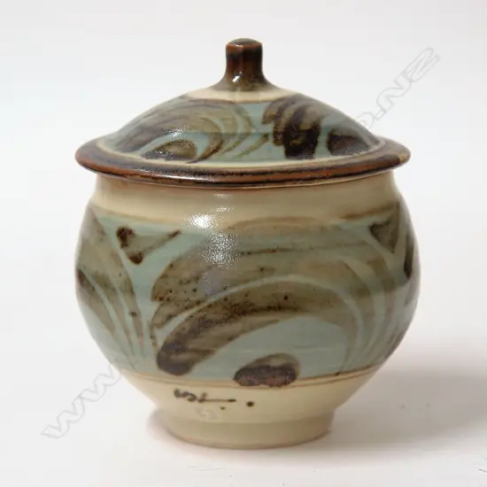 A Bernard Leach St. Ives lidded marmalade pot