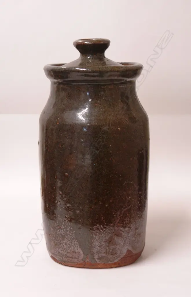 A Barry Brickell lidded jar Image 1++