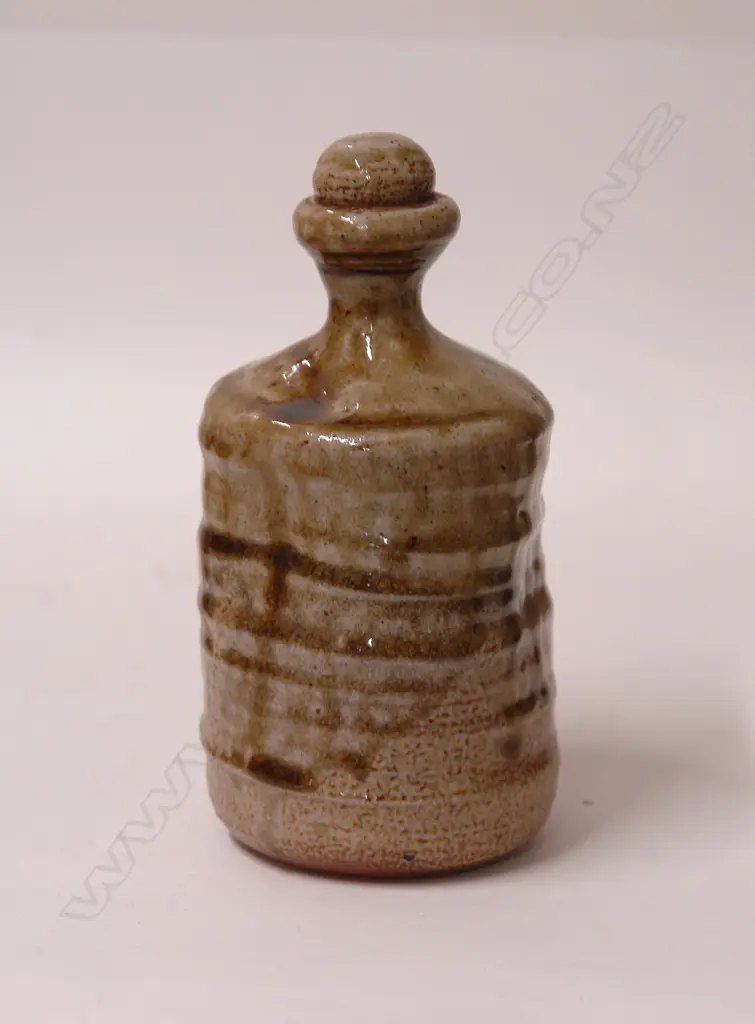 A Chester Nealie early lidded bottle Image 1++
