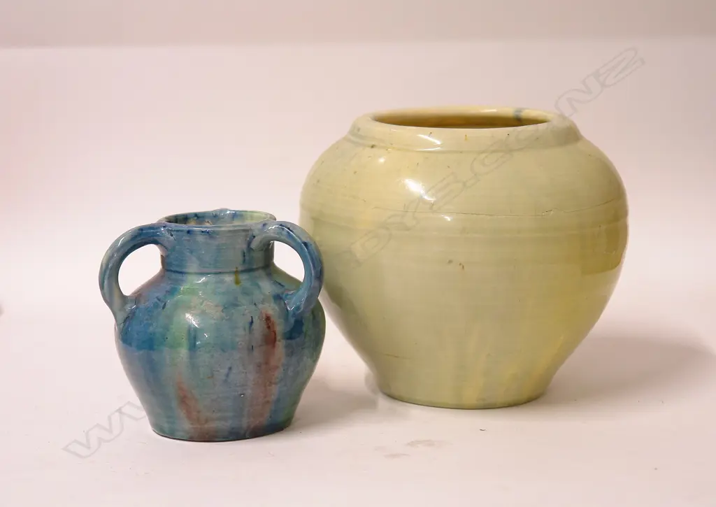 A Briar Gardner squat ovoid vase Image 1++