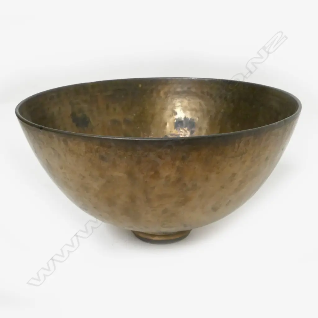 A John Parker bowl with turned foot ring Image 1++
