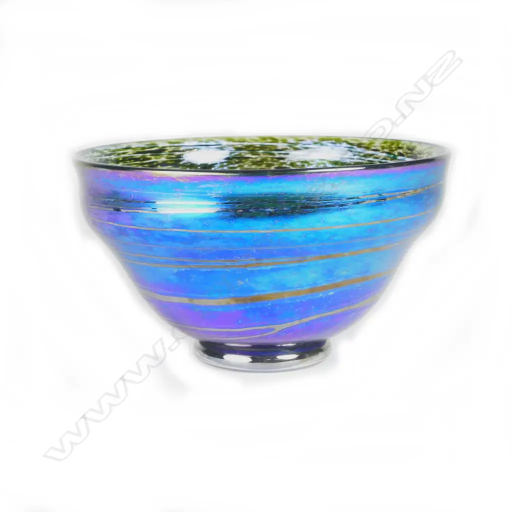 A Garry Nash studio glass bowl Image 1++