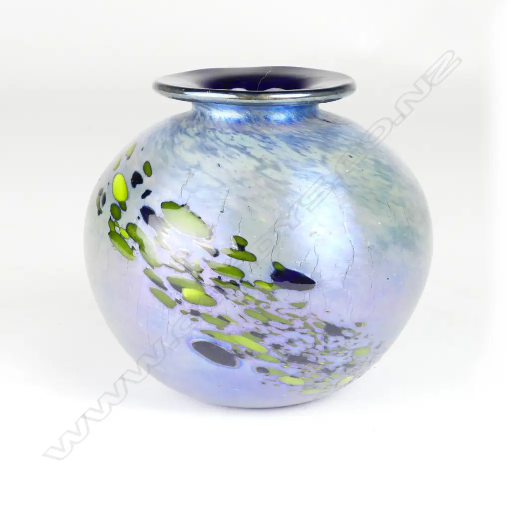 A Garry Nash studio glass spherical vase Image 1++