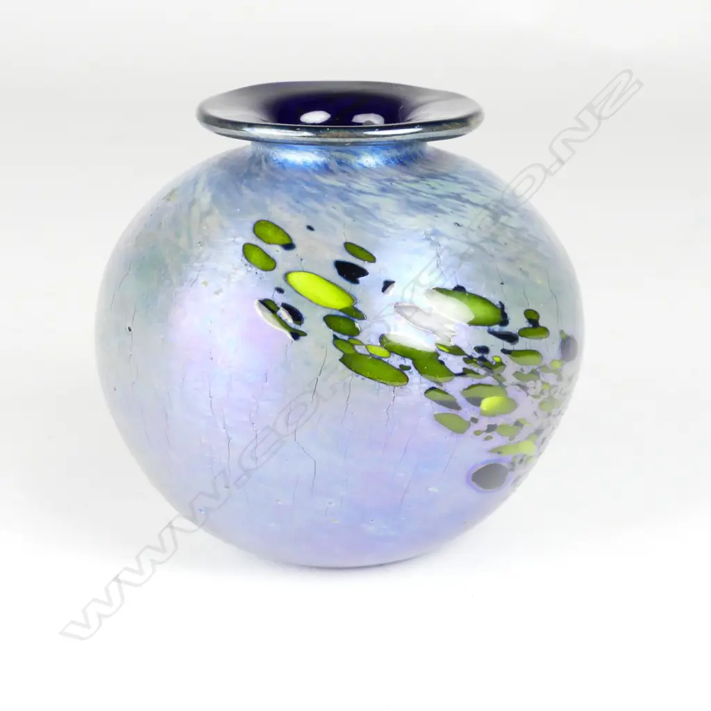 A Garry Nash studio glass spherical vase Image 1++