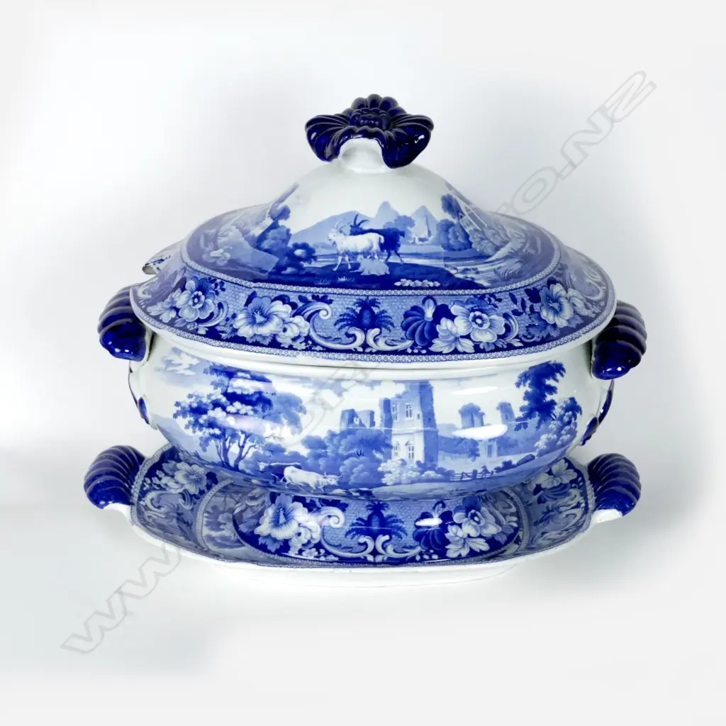 A 19thC blue and white soup tureen on stand Image 1++