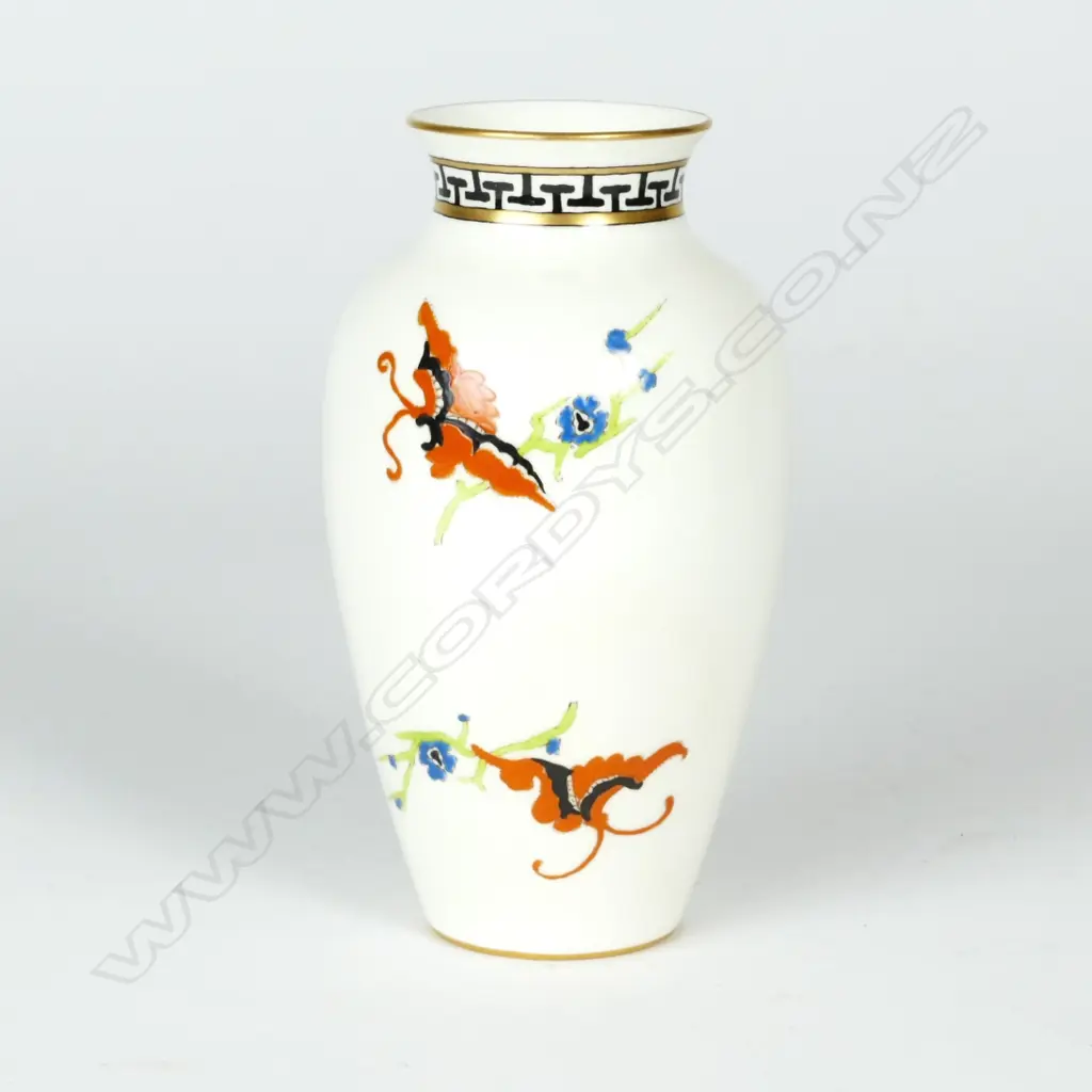 A Royal Worcester vase with unusual Chinese Art Deco design Image 1++