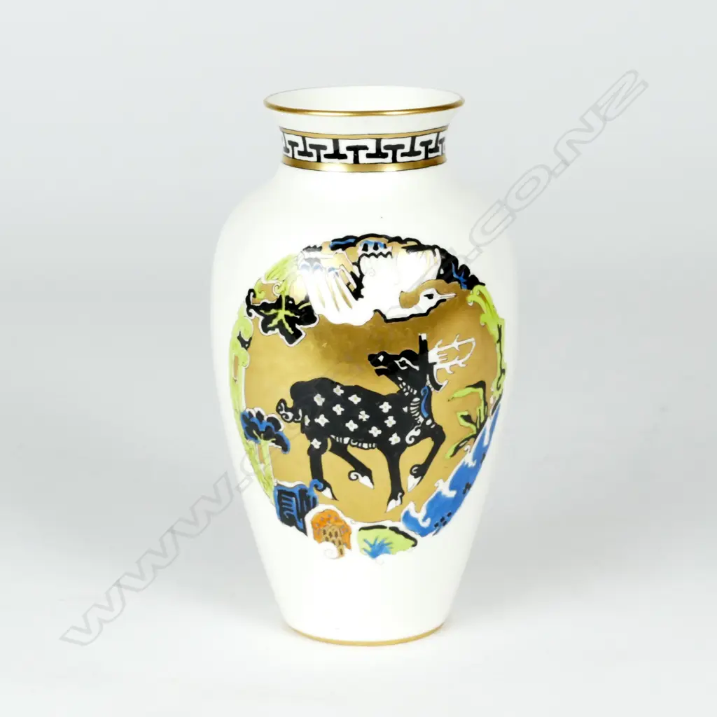 A Royal Worcester vase with unusual Chinese Art Deco design Image 1++