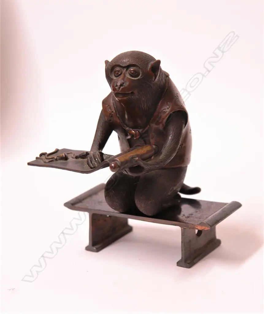 A Japanese bronze okimono Image 1++