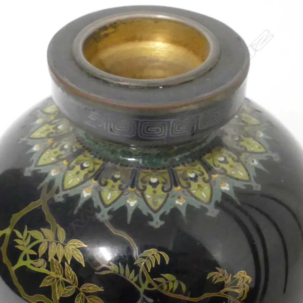A small Japanese cloisonne vase in the manner of Yasuyuki Namikawa Image 1++