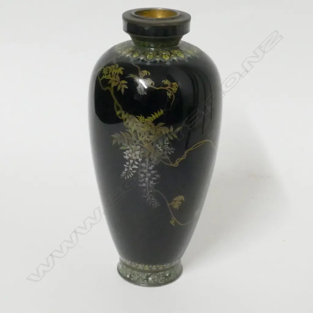 A small Japanese cloisonne vase in the manner of Yasuyuki Namikawa Image 1++