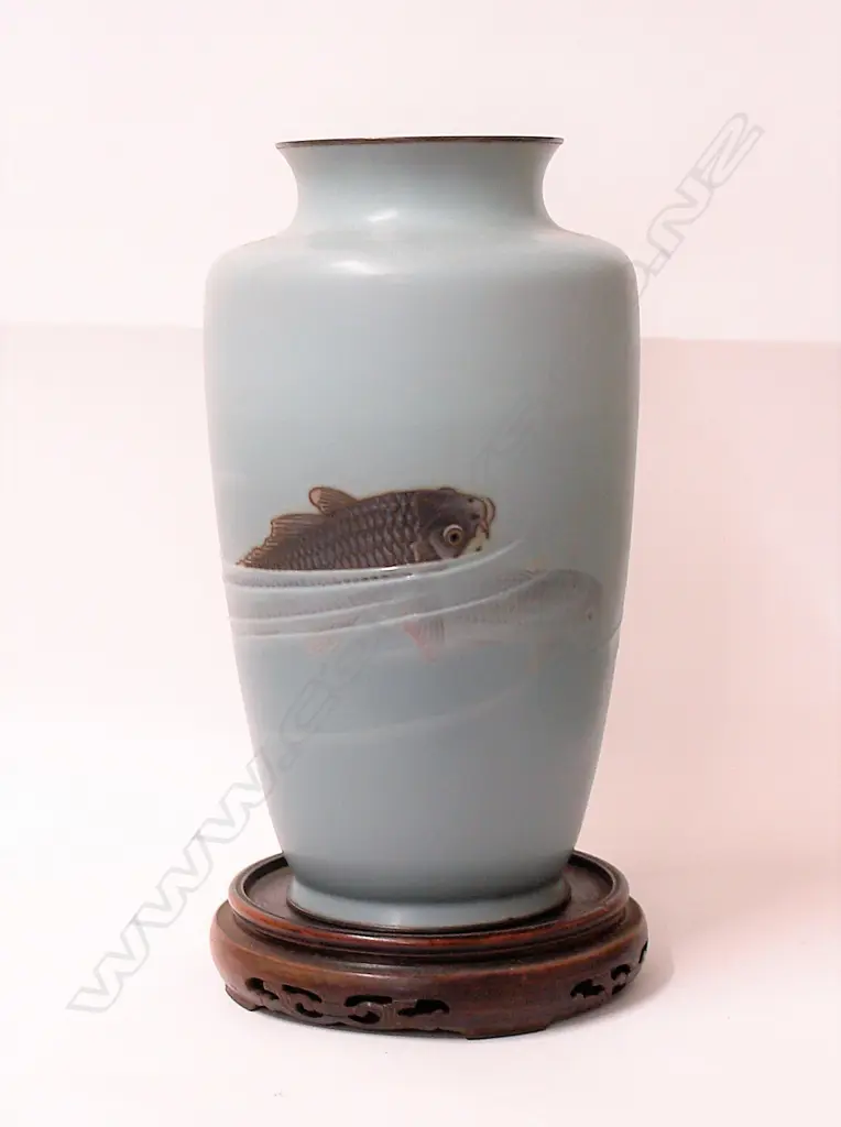 A moriage cloisonné enamel vase Image 1++