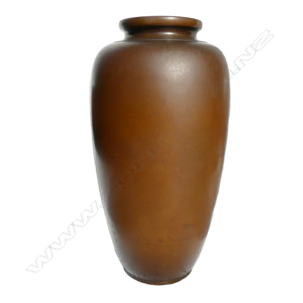 An impressive Meiji period Japanese bronze vase from the Nogawa workshop Image 1++