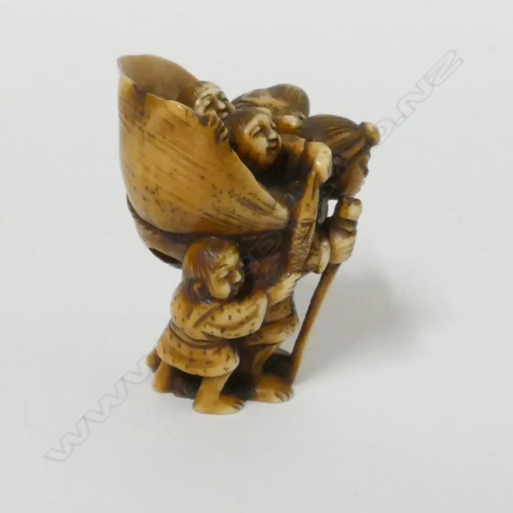 A 19thC ivory netsuke Image 1++