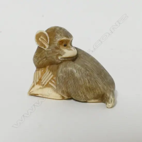 A Japanese ivory netsuke