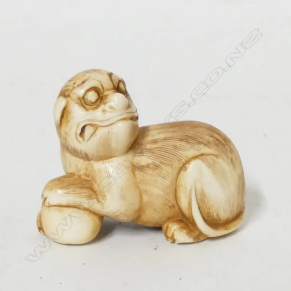 An ivory netsuke Image 1++