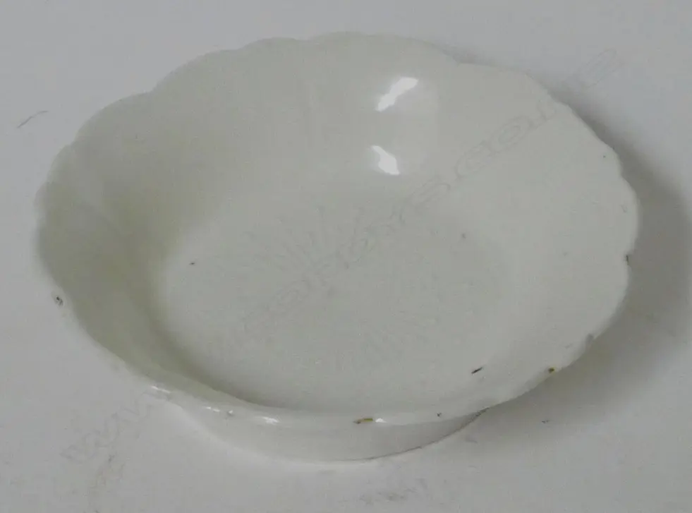 A Japanese white porcelain dish Image 1++