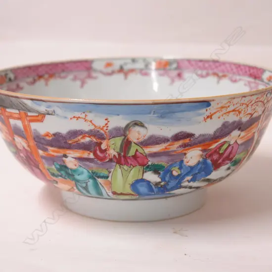 An 18th/19thC Chinese export ware porcelain small punch bowl