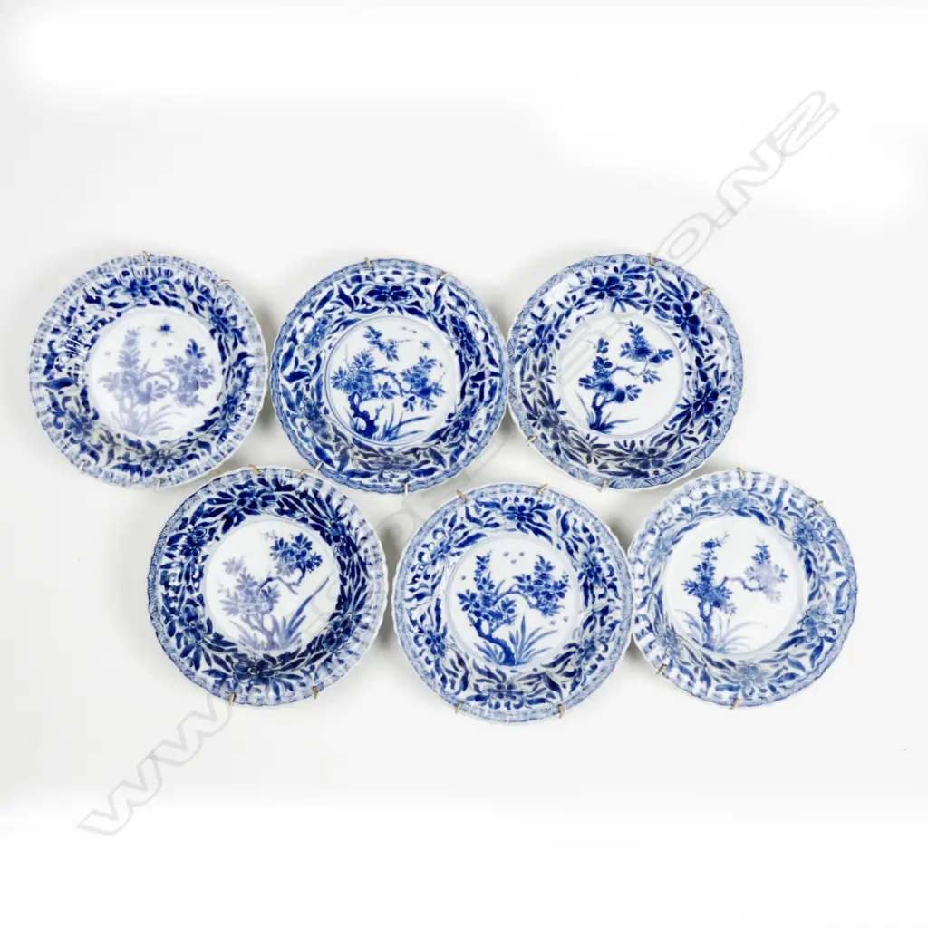 A matching set of six small Chinese fine quality blue and white porcelain dishes Image 1++
