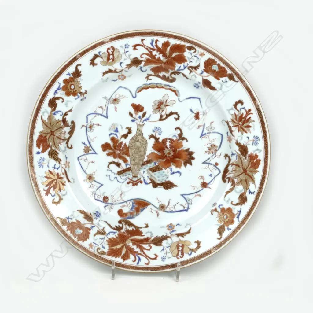 A Chinese 'Imari' circular dish Image 1++