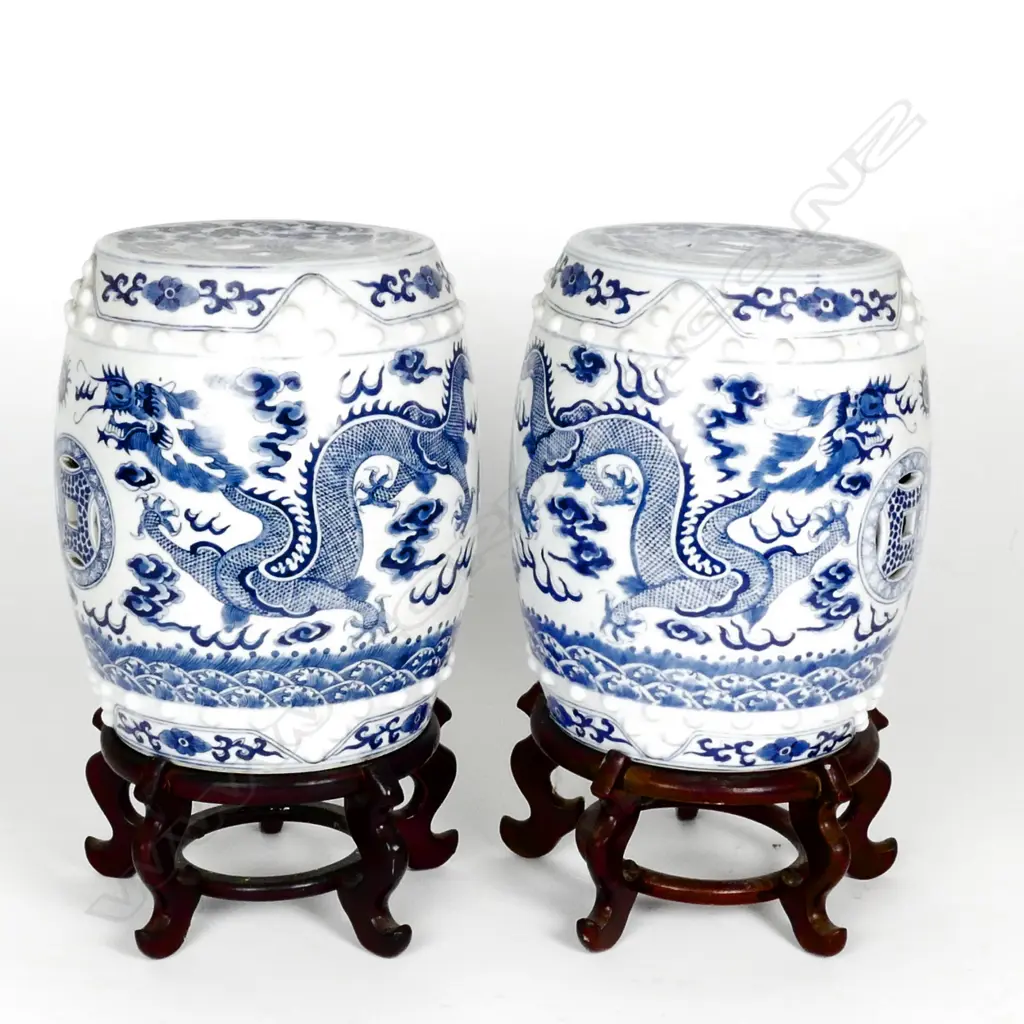 A pair of Chinese blue and white 'garden stools' Image 1++