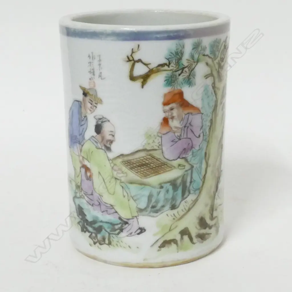 A Chinese porcelain cylindrical brush pot Image 1++