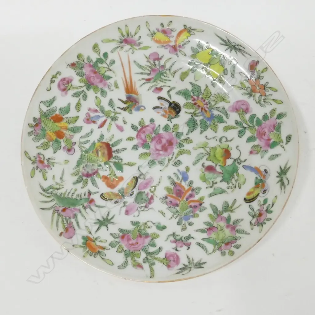A Chinese famille rose floral decorated plate Image 1++