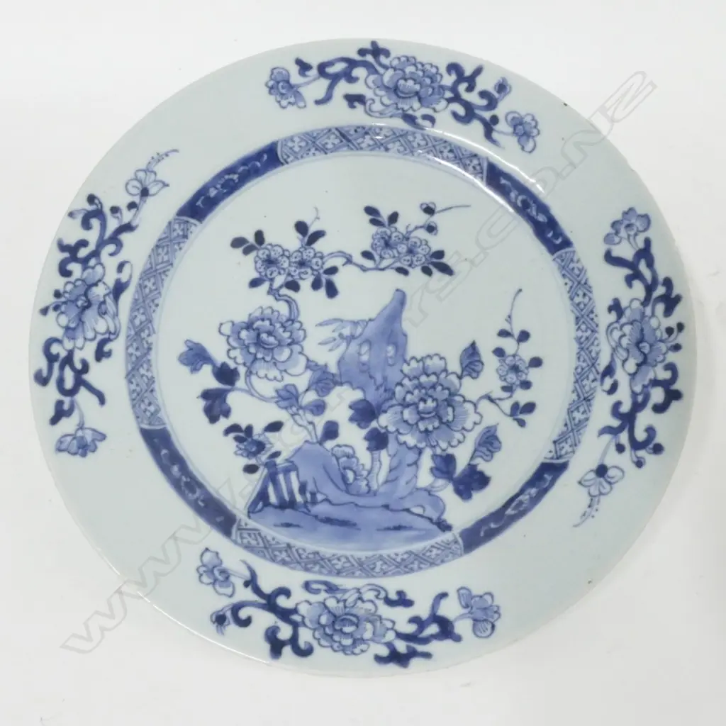 A Chinese blue and white porcelain exportware plate Image 1++