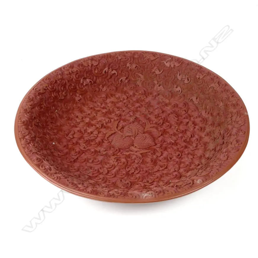 A bowl replicating cinnabar lacquer Image 1++