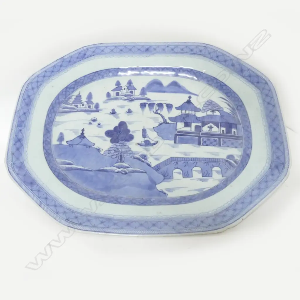 A Chinese blue and white porcelain ashette Image 1++