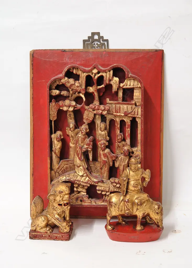 Three old Chinese gilt wood carvings Image 1++