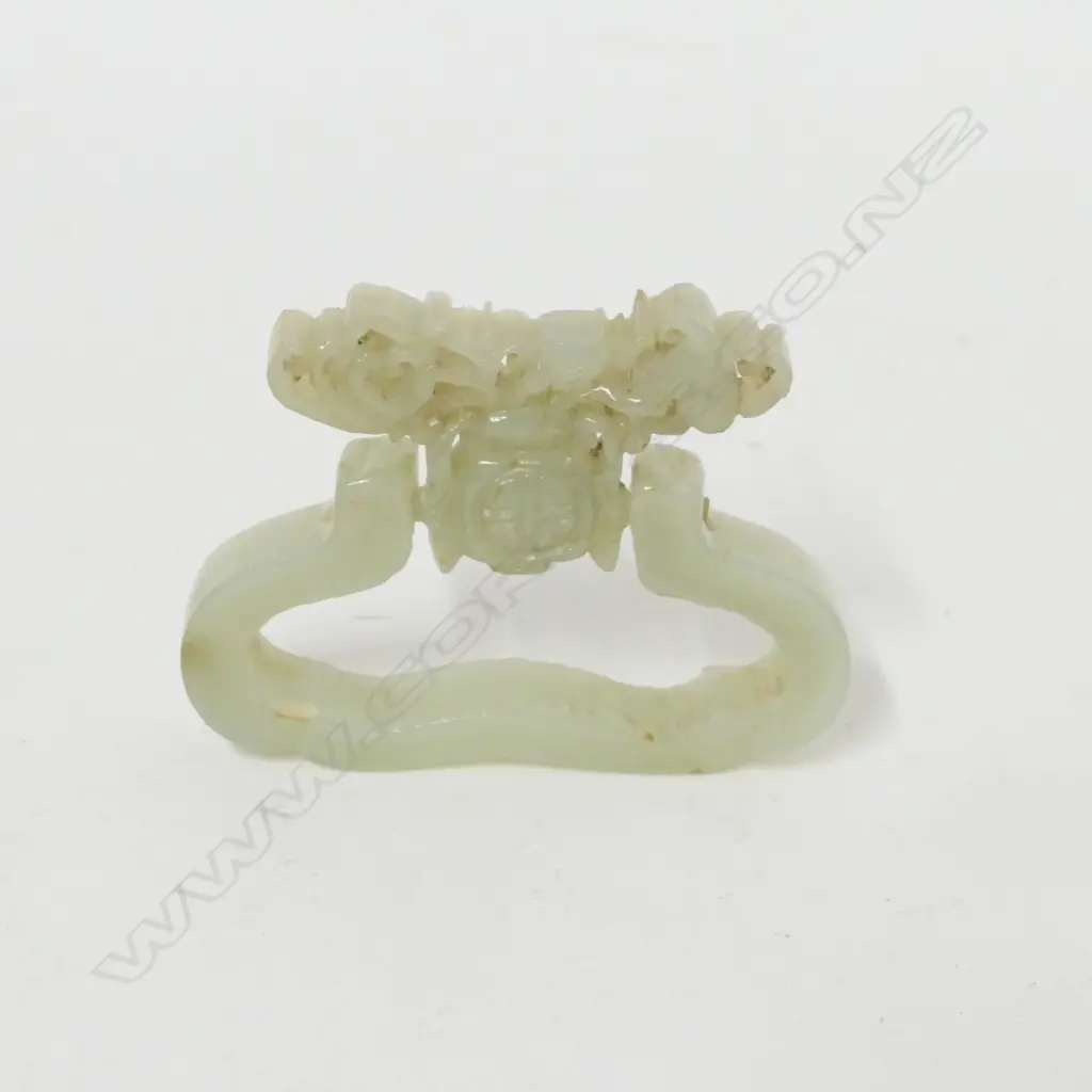 A Chinese articulated jade carving Image 1++