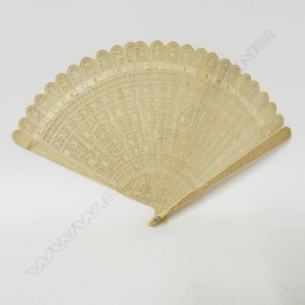 A Chinese ivory brisé fan Image 1++