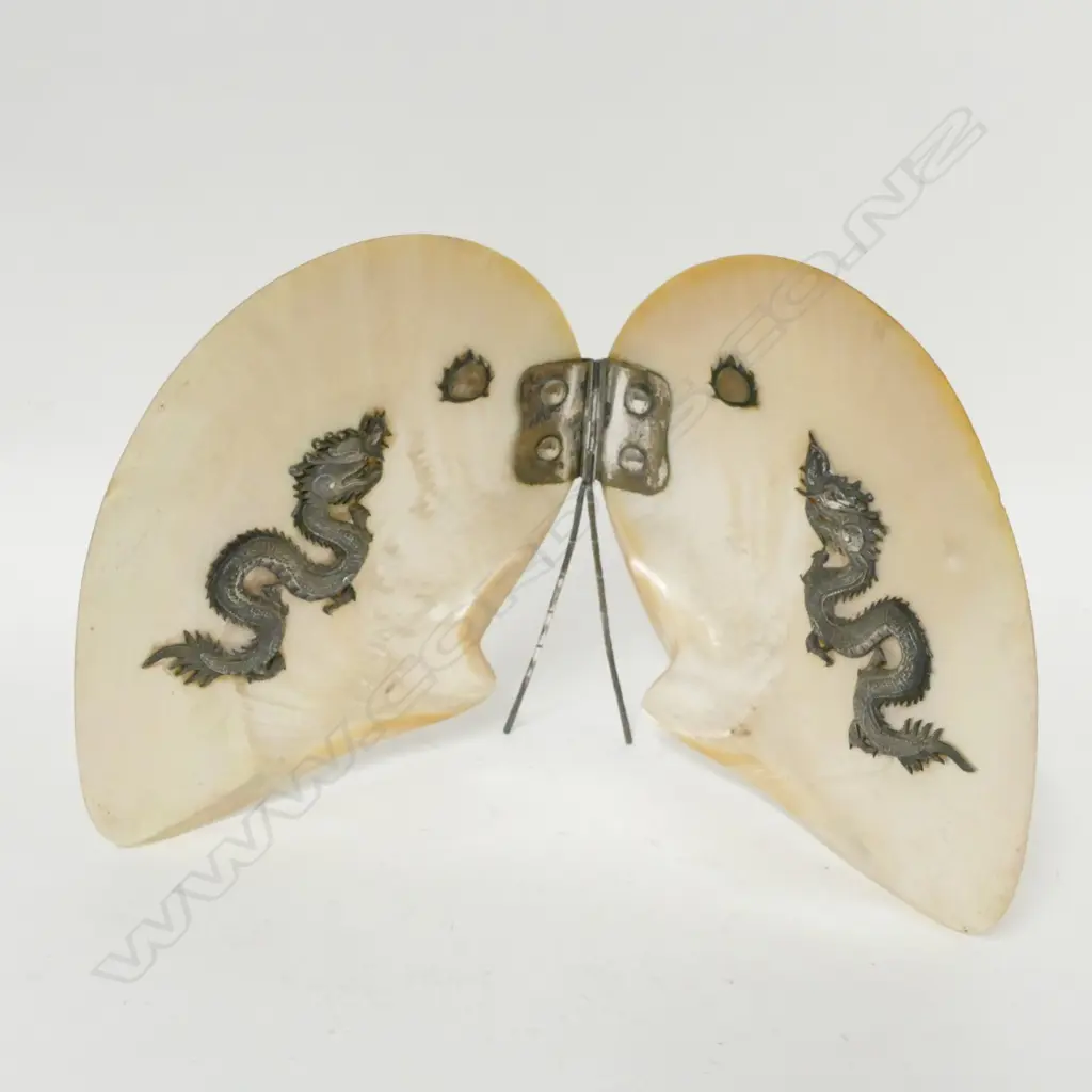 A Chinese silver set twin polished pearl shell Image 1++