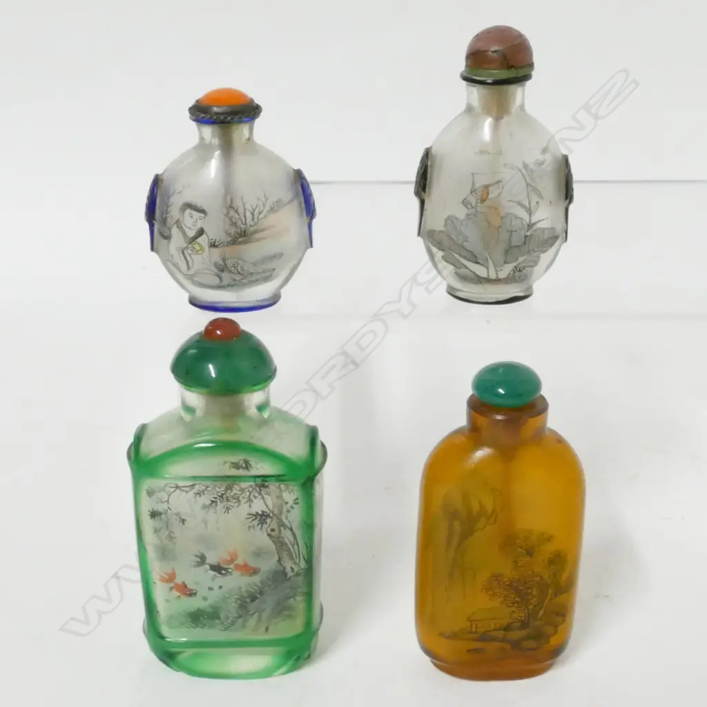 Four Chinese glass snuff bottles Image 1++