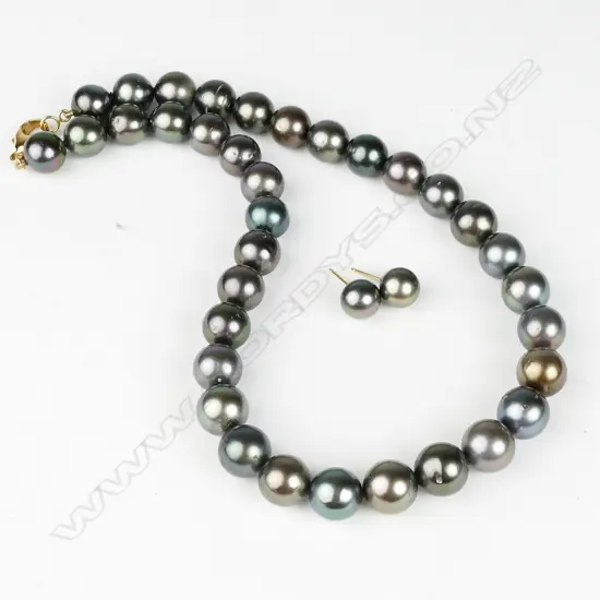 A Tahitian black pearl single strand necklace