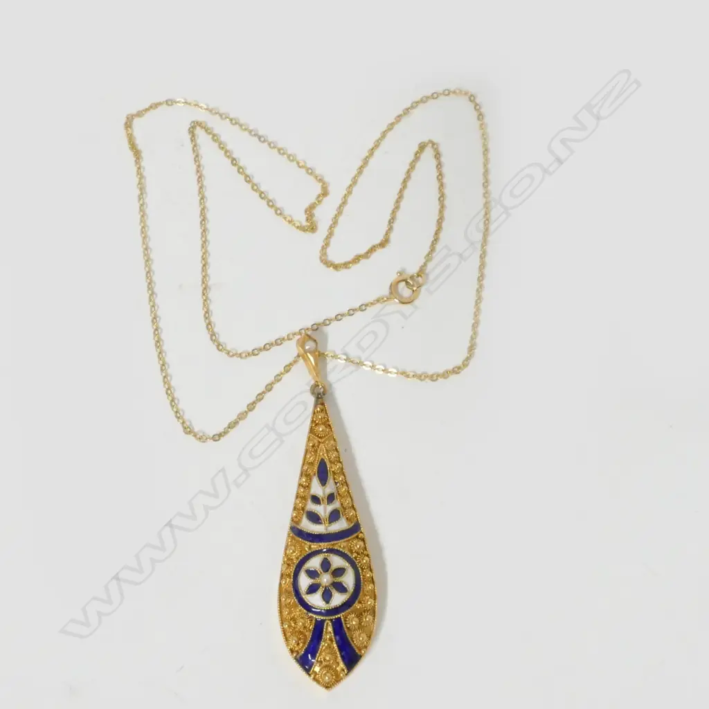 A Victorian 18ct gold and enamel pendant Image 1++