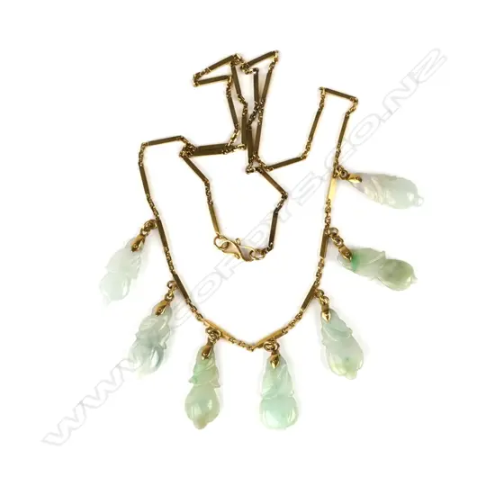 A 20ct. gold and jade necklace