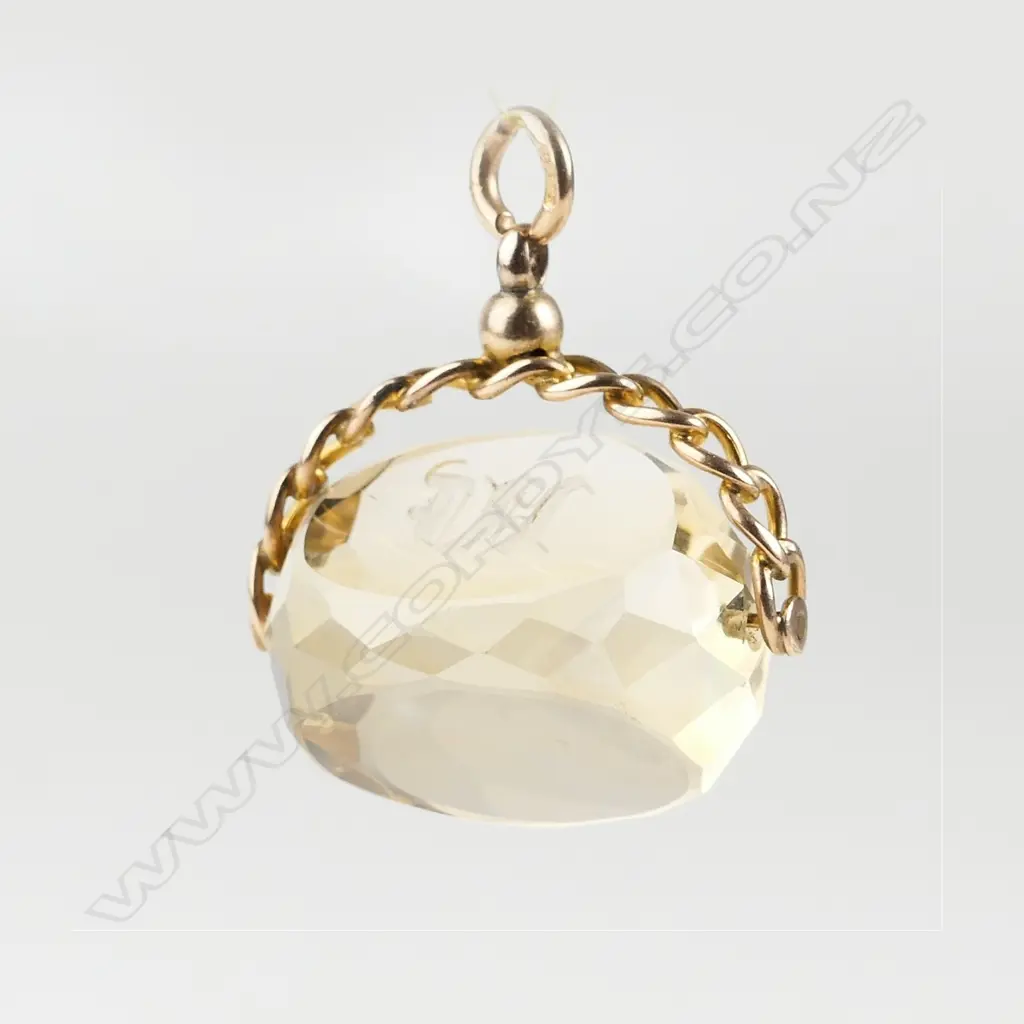 A 9ct. gold and citrine fob spinner Image 1++
