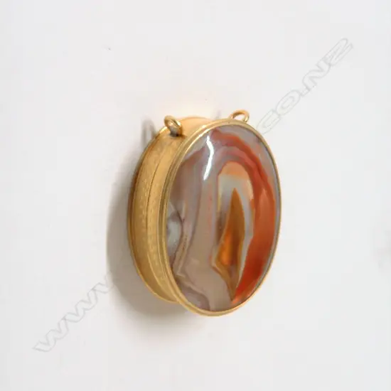 A rare 19thC French (15ct) yellow gold and agate vinaigrette