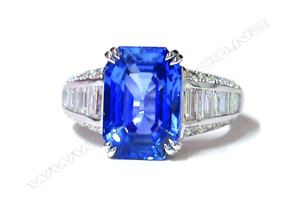 A large and impressive 8.83ct. natural Ceylonese sapphire and diamond dress ring Image 1++