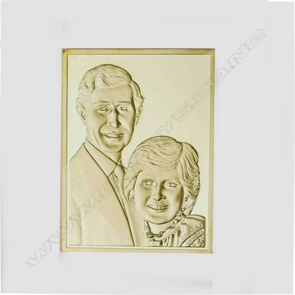 An 18ct. yellow gold 1981 limited edition Royal Wedding souvenir portrait Image 1++