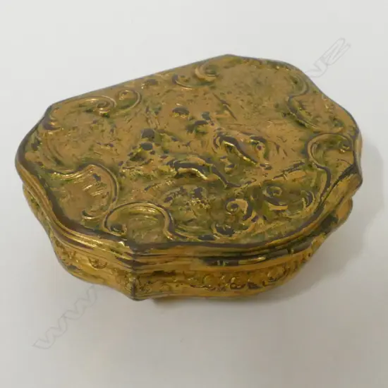 An 18thC French rococo gilt-copper snuff box