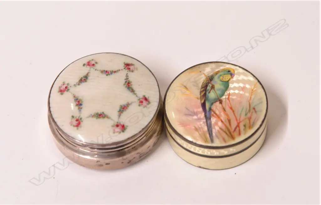 Two early 20thC silver and enamelled vanity boxes Image 1++